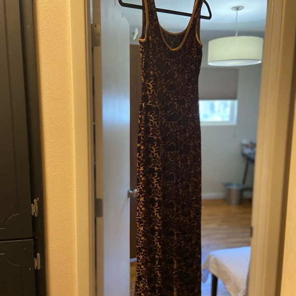 Beautiful fashion piece, no rage no stains, great winter holiday party dress. - Picture 3 of 6